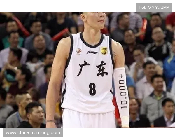 南京篮球队反击战术解析与球队未来发展展望