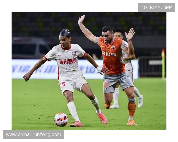 深圳足球队技术实力飙升创新高引发球迷热议与期待 深圳足球队技术实力飙升创新高引发球迷热议与期待