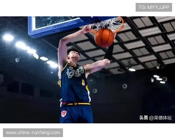 上海篮球队的力量变革引发热议球迷期待新赛季的精彩表现与突破 上海篮球队的力量变革引发热议球迷期待新赛季的精彩表现与突破
